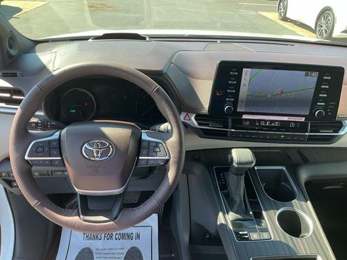 2024 Toyota Sienna Platinum 7 Passenger