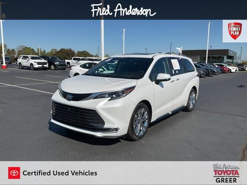 2024 Toyota Sienna Platinum 7 Passenger