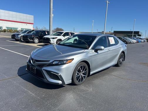 2023 Toyota Camry SE