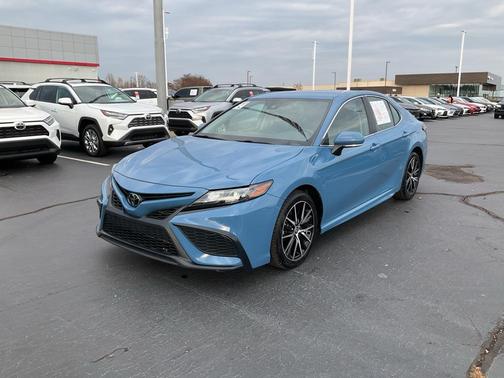 2024 Toyota Camry SE