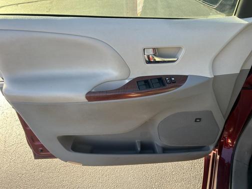 2013 Toyota Sienna XLE