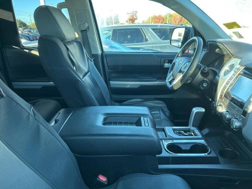 2018 Toyota Tundra SR5