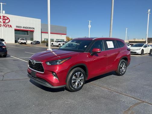 2023 Toyota Highlander XLE