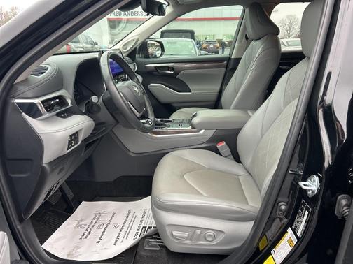 2024 Toyota Highlander Platinum