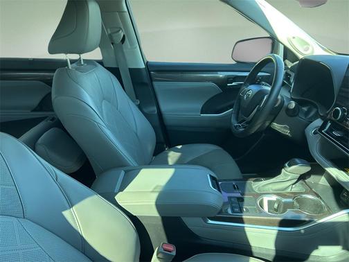 2024 Toyota Highlander Platinum