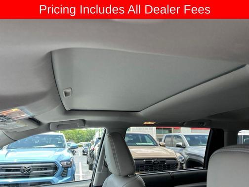 Celestial Silver Metallic 2017 Toyota Highlander XLE