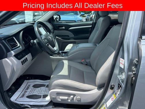 Celestial Silver Metallic 2017 Toyota Highlander XLE