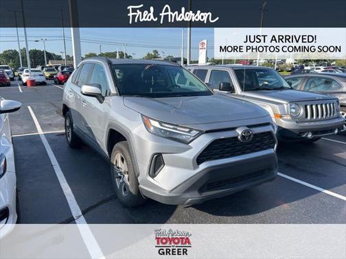 2022 Toyota RAV4 XLE