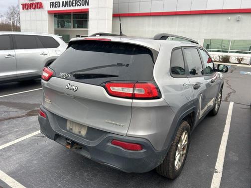 2016 Jeep Cherokee Sport