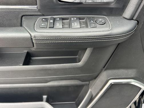 2022 RAM 2500 Laramie Crew Cab 4x4 6'4' Box