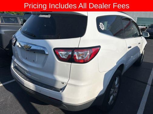 Summit White 2017 Chevrolet Traverse 1LT