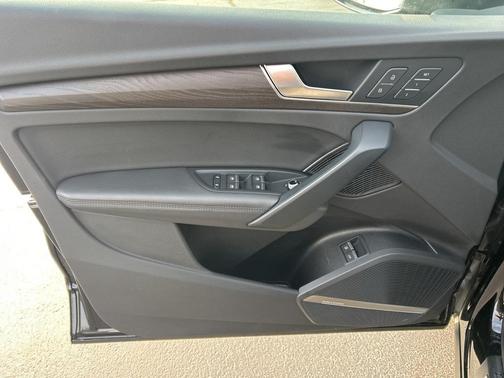 2020 Audi Q5 Premium Plus 55 TFSI e quattro S tronic