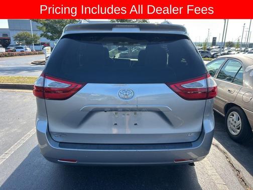 Silver Sky Metallic 2016 Toyota Sienna LE