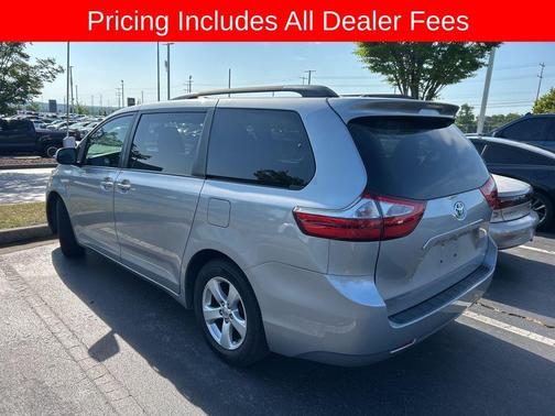 Silver Sky Metallic 2016 Toyota Sienna LE