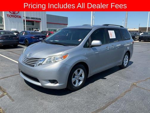 Silver Sky Metallic 2016 Toyota Sienna LE