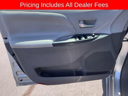 Silver Sky Metallic 2016 Toyota Sienna LE