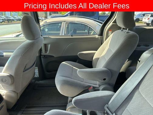 Silver Sky Metallic 2016 Toyota Sienna LE