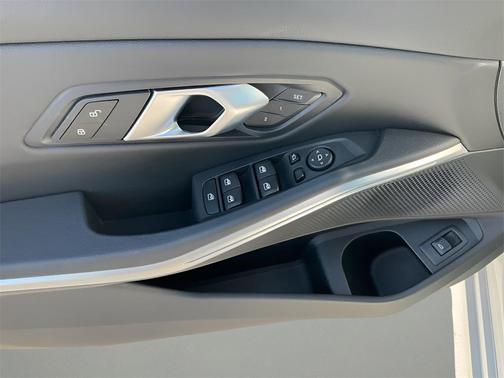 2025 BMW 330 330i