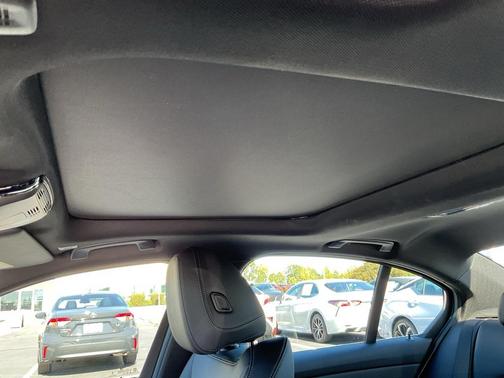 2025 BMW 330 330i