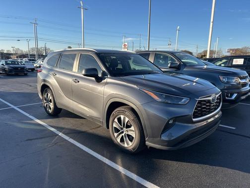 2023 Toyota Highlander Hybrid XLE