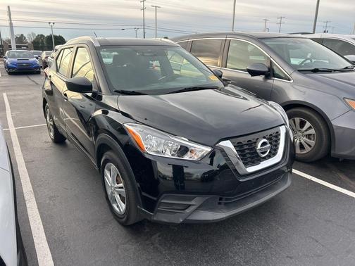 2019 Nissan Kicks S