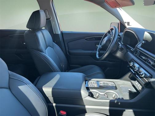 2025 Honda Pilot Touring 8-Passenger