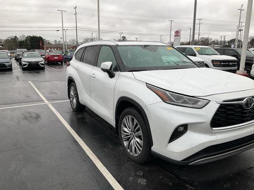2024 Toyota Highlander Platinum