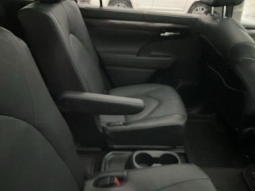 2024 Toyota Highlander Platinum