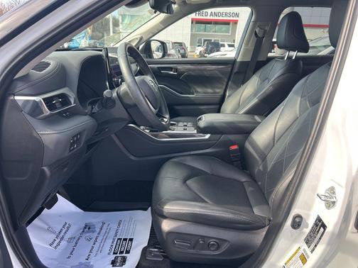 2024 Toyota Highlander Platinum