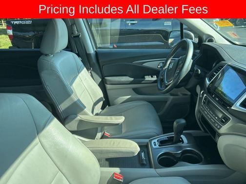 Lunar Silver Metallic 2017 Honda Pilot EX-L