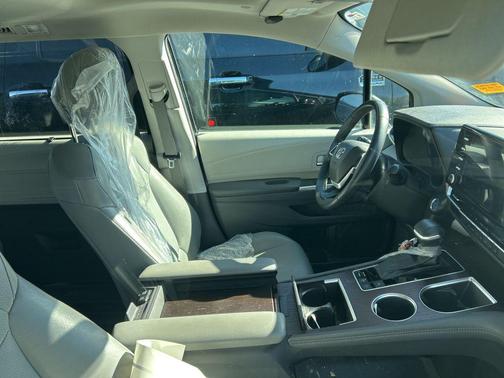 2021 Toyota Sienna XLE 7 Passenger