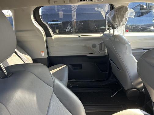 2021 Toyota Sienna XLE 7 Passenger