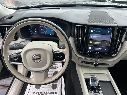 2022 Volvo XC60 B5 Inscription