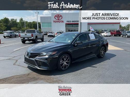 2024 Toyota Camry Hybrid SE