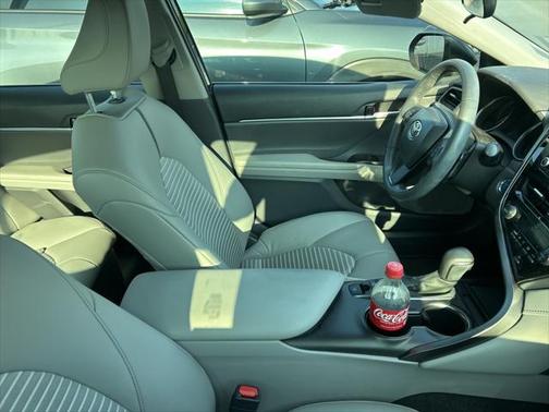 2024 Toyota Camry Hybrid SE