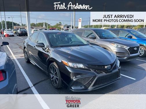 2024 Toyota Camry Hybrid SE