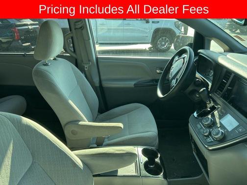 Silver Sky Metallic 2016 Toyota Sienna LE