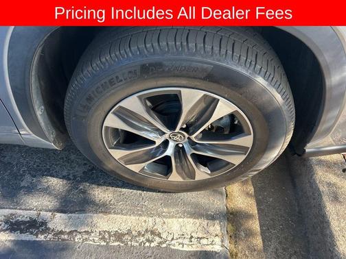 Celestial Silver Metallic 2022 Toyota Highlander XLE