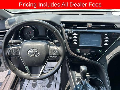 Celestial Silver Metallic 2018 Toyota Camry SE
