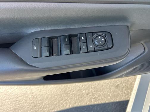 2023 Toyota Prius LE