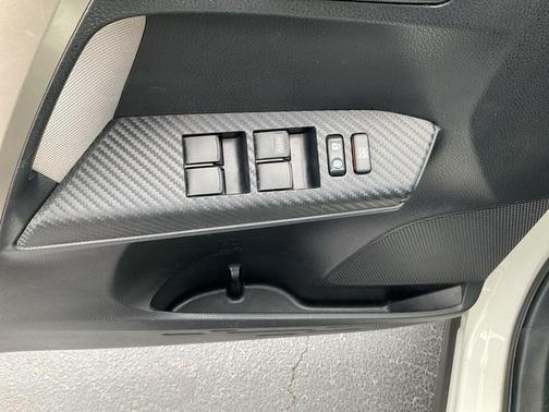 Super White 2014 Toyota RAV4 LE