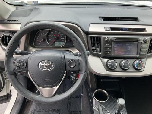 Super White 2014 Toyota RAV4 LE