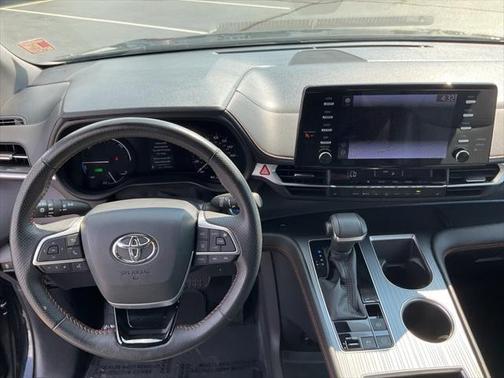 2021 Toyota Sienna XSE 7 Passenger