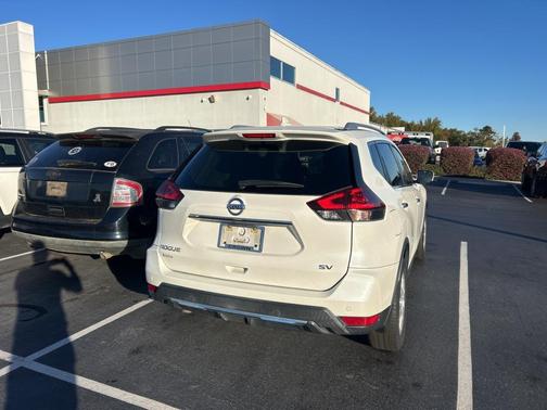2020 Nissan Rogue SV