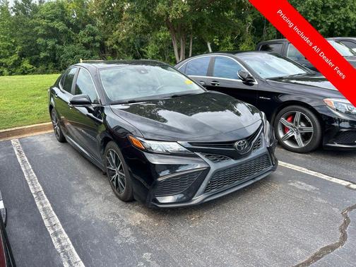 Midnight Black Metallic 2023 Toyota Camry SE