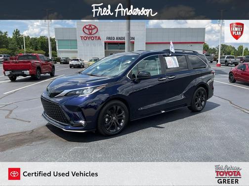2023 Toyota Sienna XSE 7 Passenger