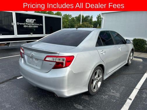 Classic Silver Metallic 2012 Toyota Camry SE