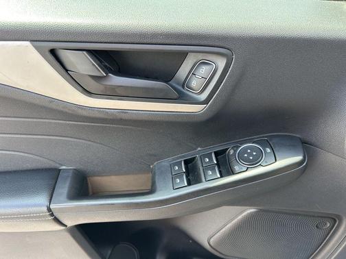 ATLAS BLUE METALLIC 2022 Ford Escape SE