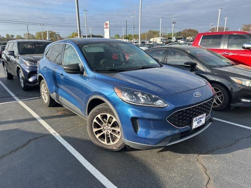 ATLAS BLUE METALLIC 2022 Ford Escape SE