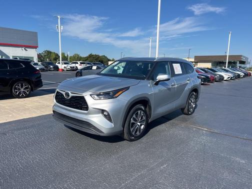 2024 Toyota Highlander XLE